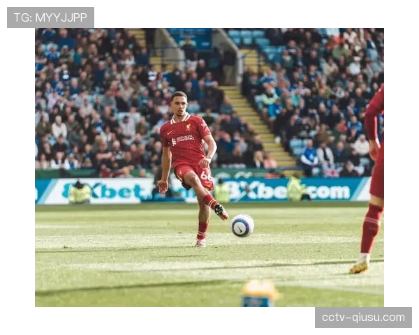 阿诺德复出首战送出精准长传助攻，皇马半场2-0领先